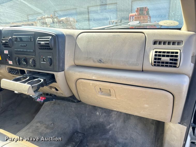 image for item NF9410 2007 Ford F450 Super Duty flatbed truck