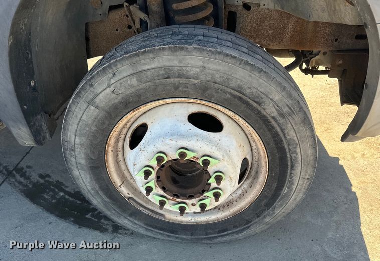 image for item NF9410 2007 Ford F450 Super Duty flatbed truck