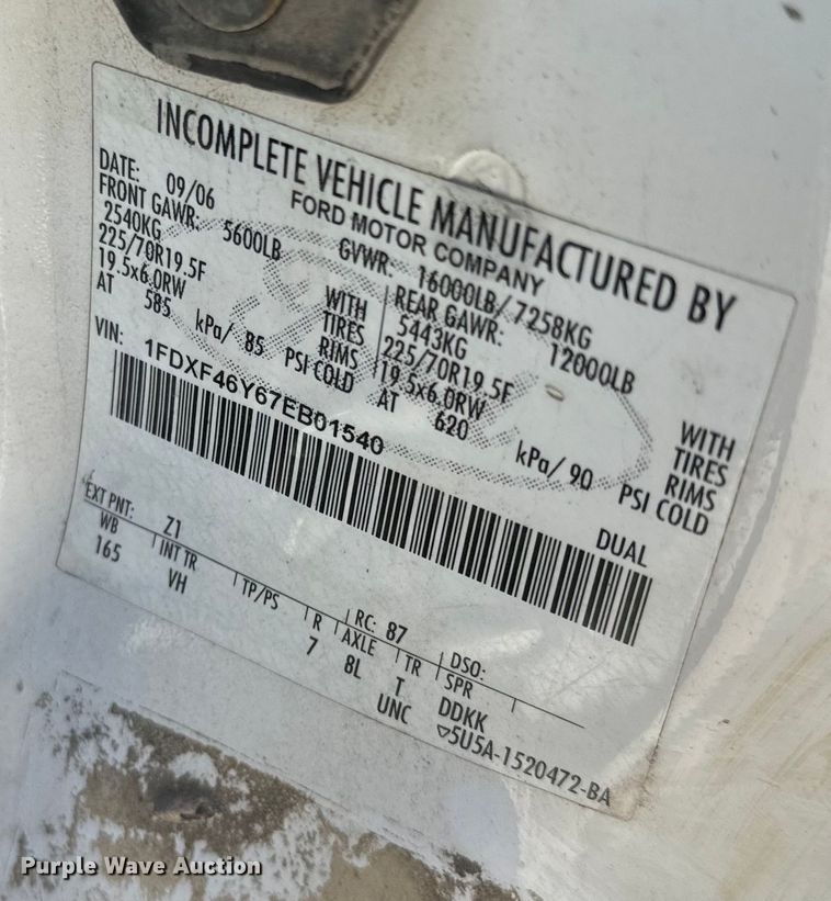 image for item NF9410 2007 Ford F450 Super Duty flatbed truck