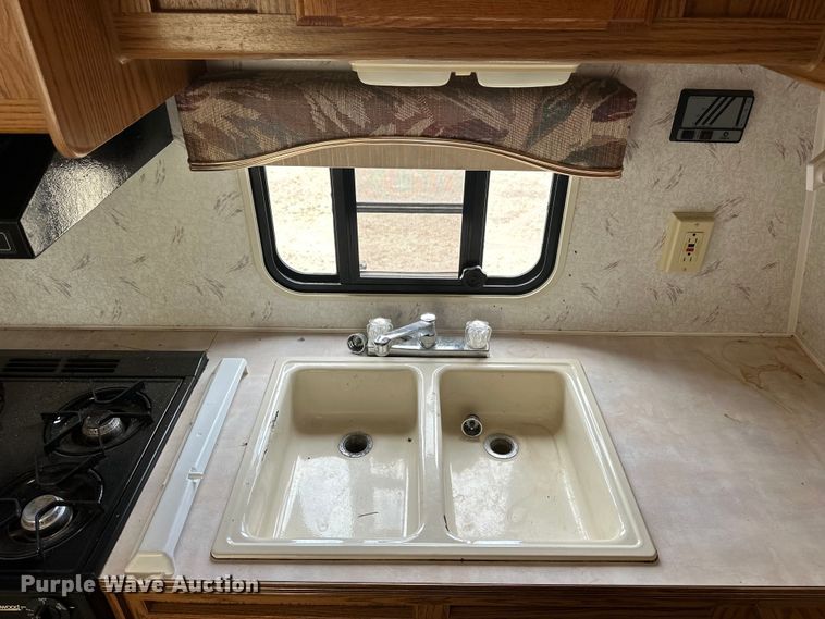 image for item NJ9377 1993 Jayco 265 RK Eagle Series camper