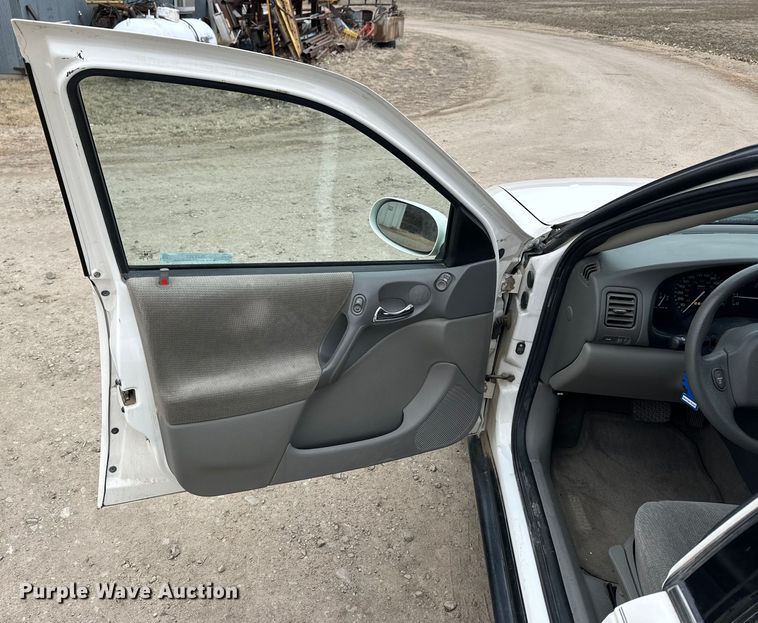 image for item NJ9392 2002 Saturn LS 