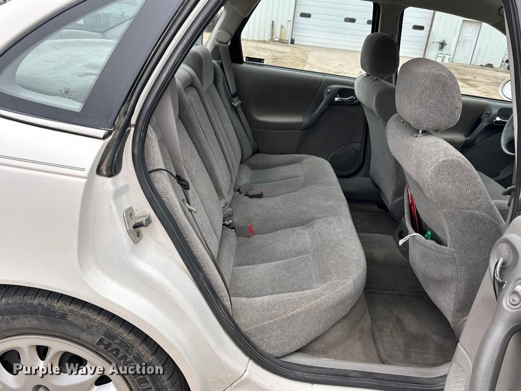 image for item NJ9392 2002 Saturn LS 