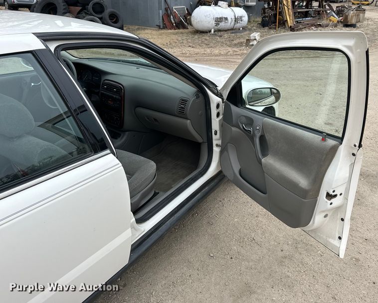 image for item NJ9392 2002 Saturn LS 