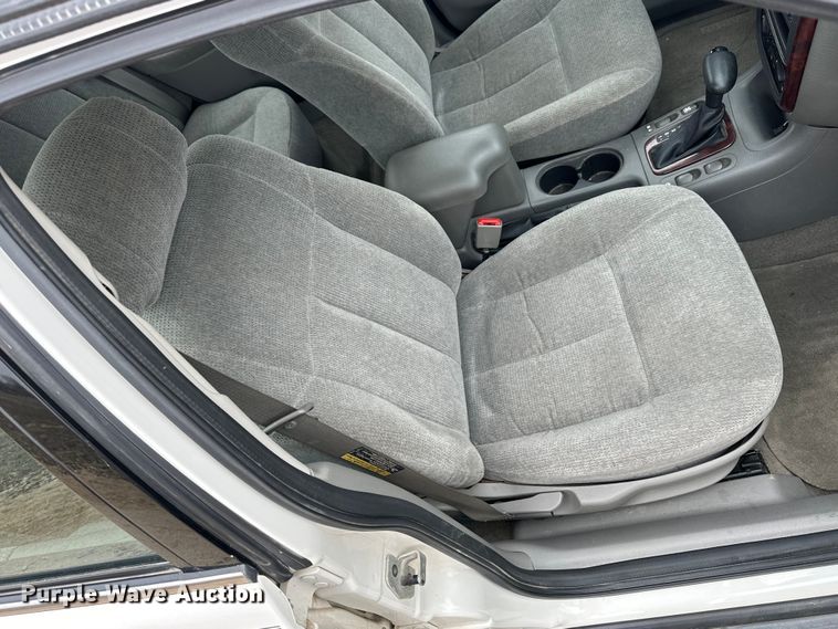 image for item NJ9392 2002 Saturn LS 