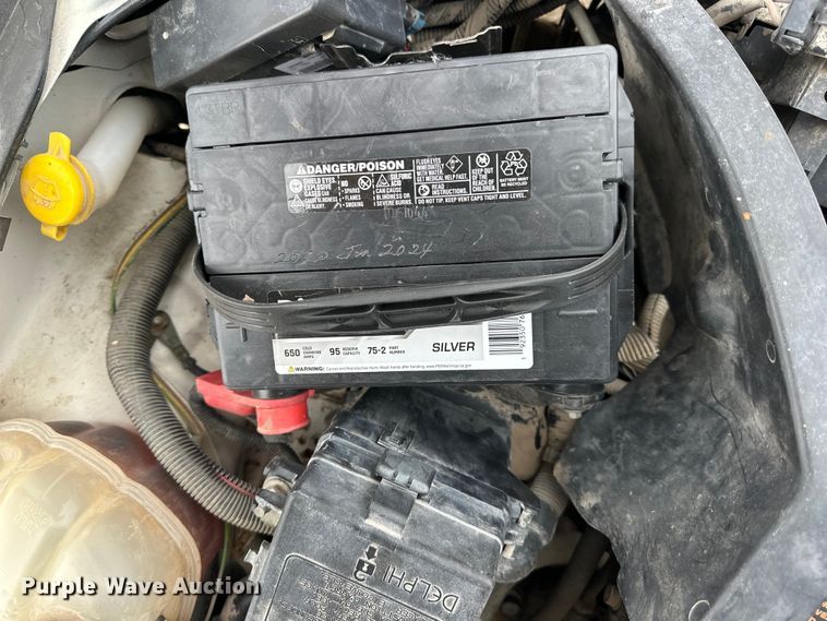 image for item NJ9392 2002 Saturn LS 