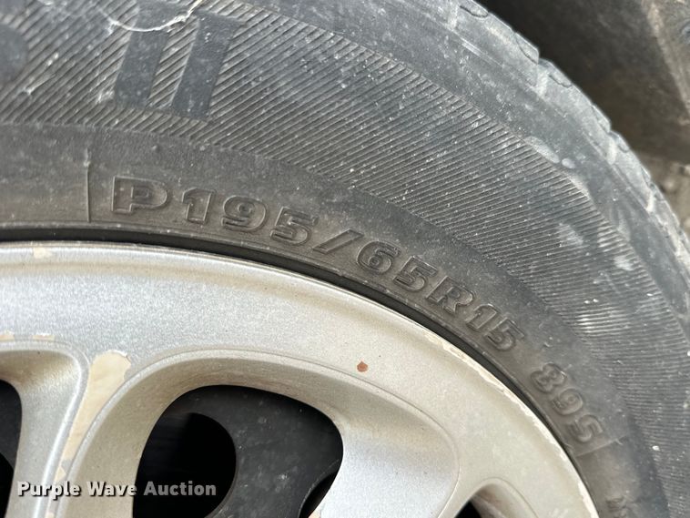 image for item NJ9392 2002 Saturn LS 