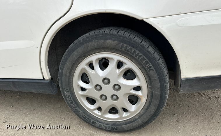 image for item NJ9392 2002 Saturn LS 