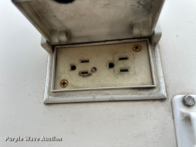 image for item NJ9393 1983 Foretravel V-715R RV