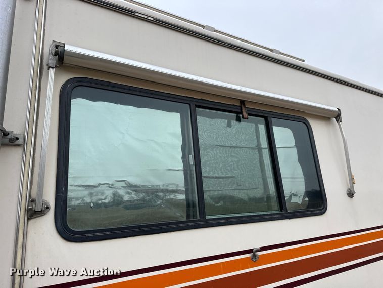 image for item NJ9393 1983 Foretravel V-715R RV