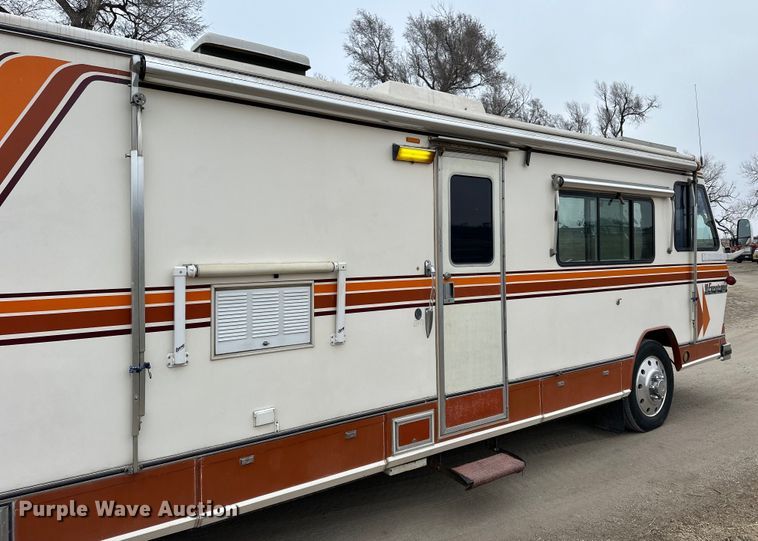 image for item NJ9393 1983 Foretravel V-715R RV