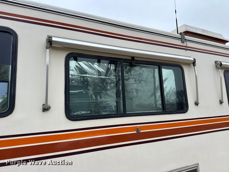 image for item NJ9393 1983 Foretravel V-715R RV