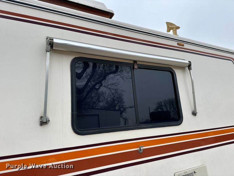 image for item NJ9393 1983 Foretravel V-715R RV