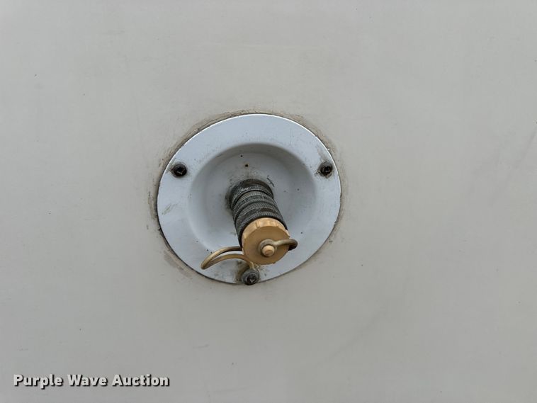 image for item NJ9393 1983 Foretravel V-715R RV