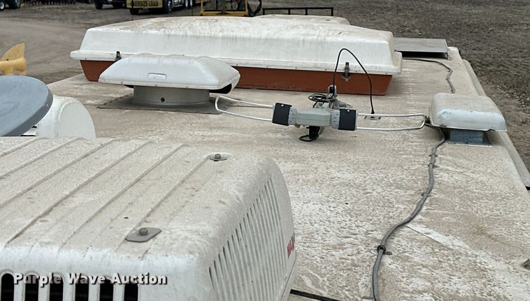 image for item NJ9393 1983 Foretravel V-715R RV