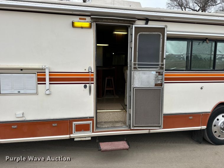 image for item NJ9393 1983 Foretravel V-715R RV