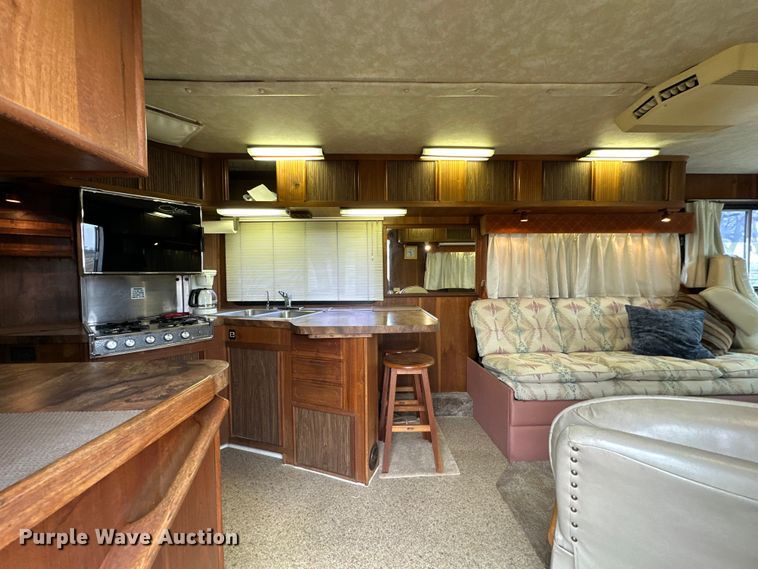 image for item NJ9393 1983 Foretravel V-715R RV