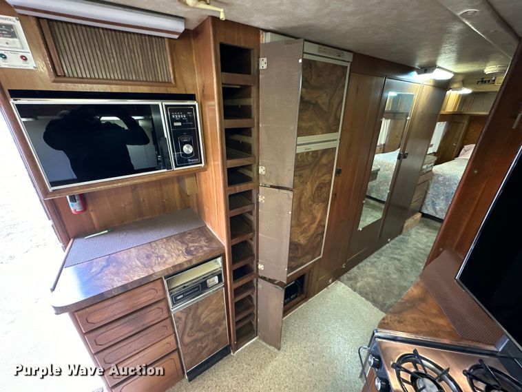 image for item NJ9393 1983 Foretravel V-715R RV