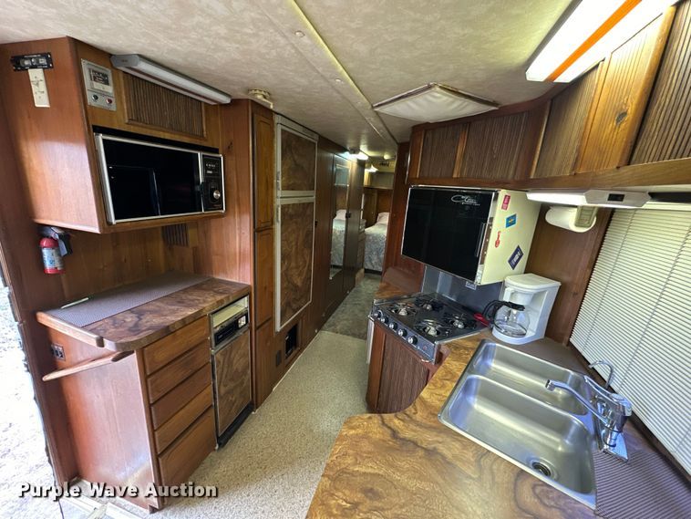 image for item NJ9393 1983 Foretravel V-715R RV