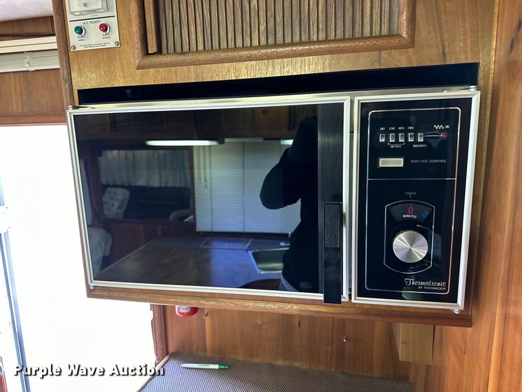 image for item NJ9393 1983 Foretravel V-715R RV