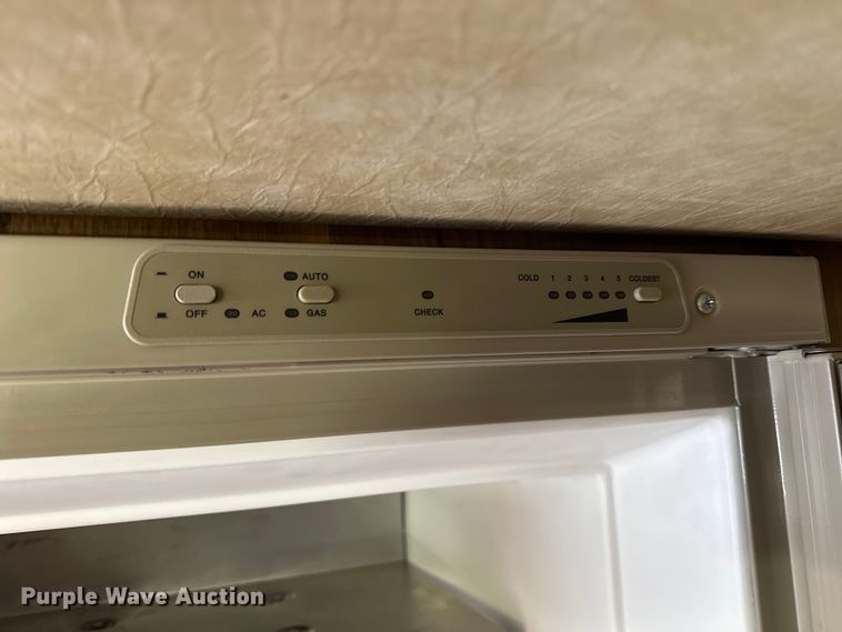 image for item NJ9393 1983 Foretravel V-715R RV