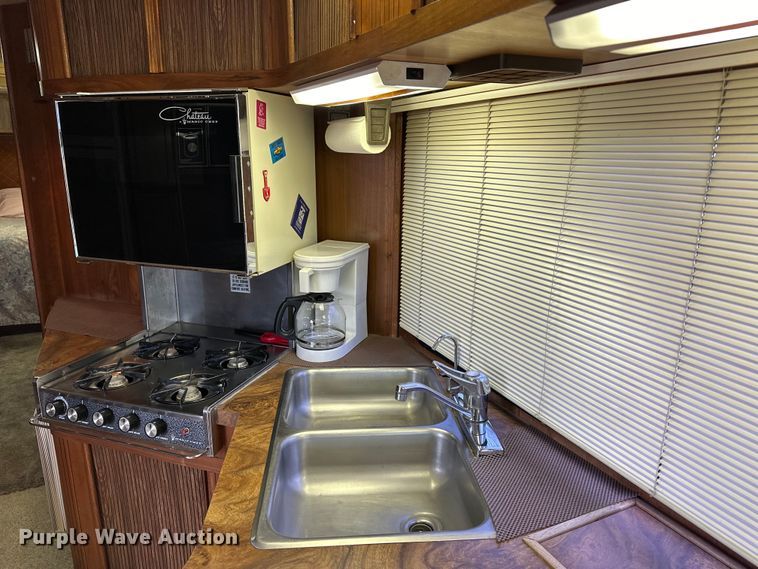 image for item NJ9393 1983 Foretravel V-715R RV