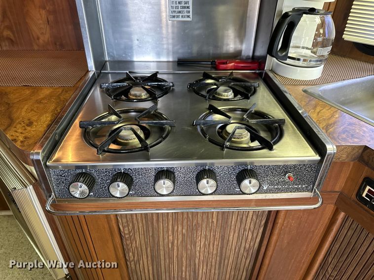 image for item NJ9393 1983 Foretravel V-715R RV