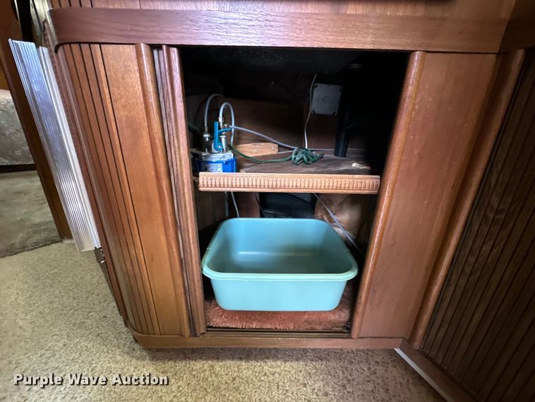 image for item NJ9393 1983 Foretravel V-715R RV