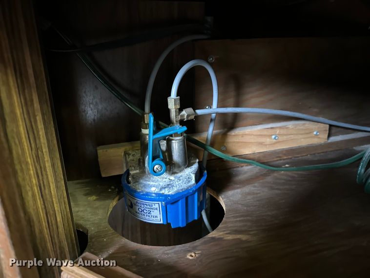 image for item NJ9393 1983 Foretravel V-715R RV