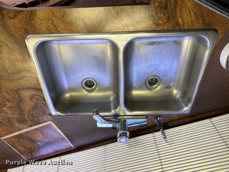 image for item NJ9393 1983 Foretravel V-715R RV