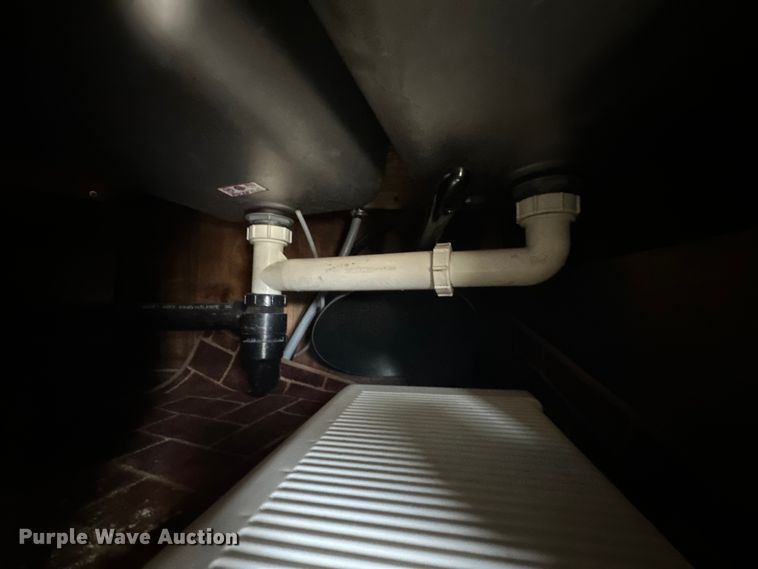 image for item NJ9393 1983 Foretravel V-715R RV