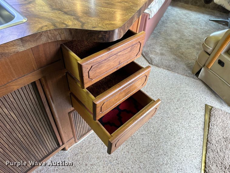 image for item NJ9393 1983 Foretravel V-715R RV