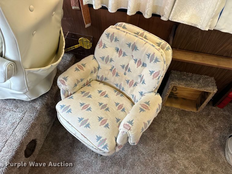 image for item NJ9393 1983 Foretravel V-715R RV