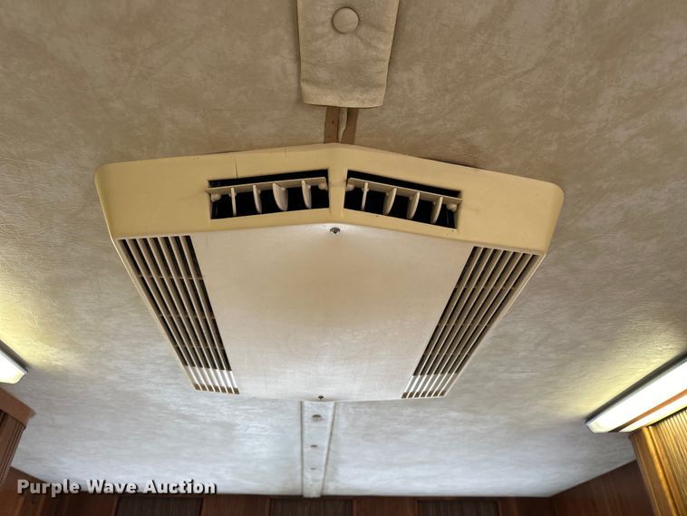 image for item NJ9393 1983 Foretravel V-715R RV