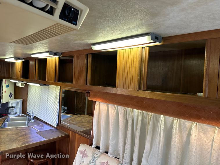 image for item NJ9393 1983 Foretravel V-715R RV