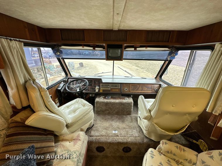 image for item NJ9393 1983 Foretravel V-715R RV