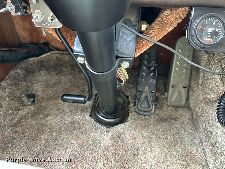 image for item NJ9393 1983 Foretravel V-715R RV