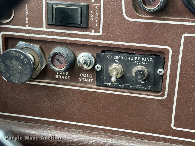 image for item NJ9393 1983 Foretravel V-715R RV