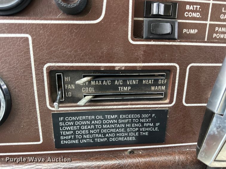 image for item NJ9393 1983 Foretravel V-715R RV