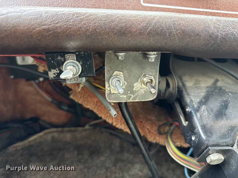 image for item NJ9393 1983 Foretravel V-715R RV