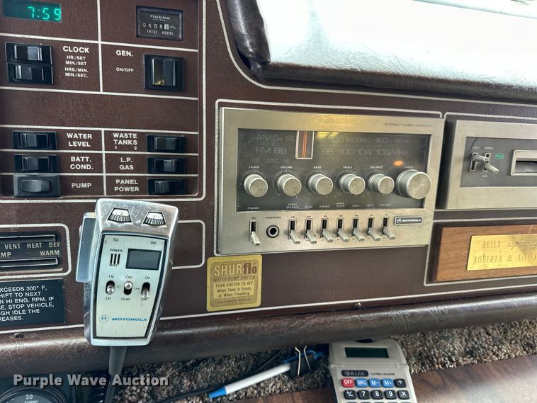 image for item NJ9393 1983 Foretravel V-715R RV