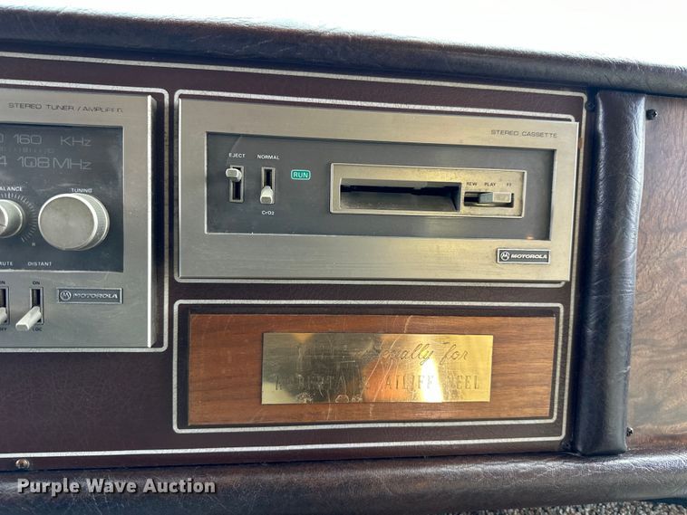 image for item NJ9393 1983 Foretravel V-715R RV