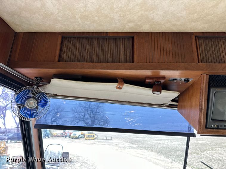 image for item NJ9393 1983 Foretravel V-715R RV