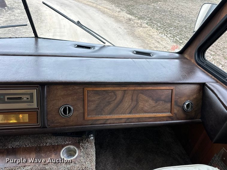 image for item NJ9393 1983 Foretravel V-715R RV