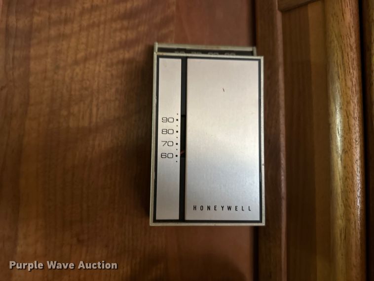 image for item NJ9393 1983 Foretravel V-715R RV