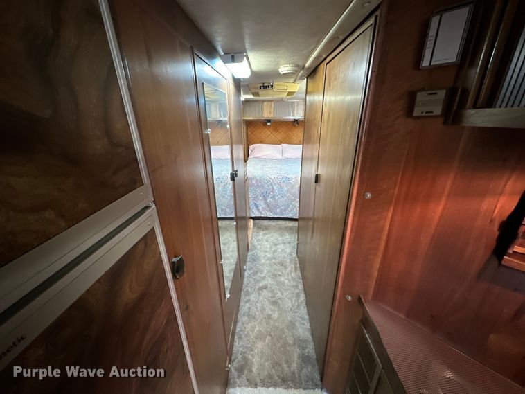 image for item NJ9393 1983 Foretravel V-715R RV