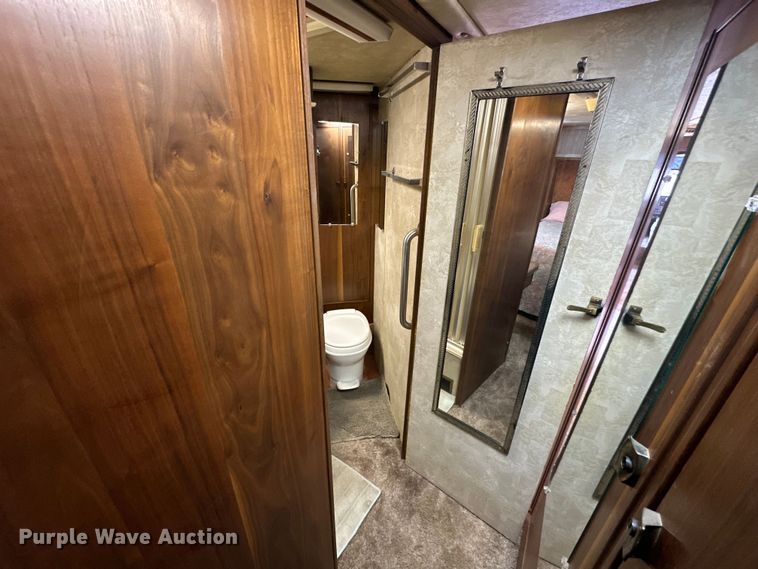 image for item NJ9393 1983 Foretravel V-715R RV