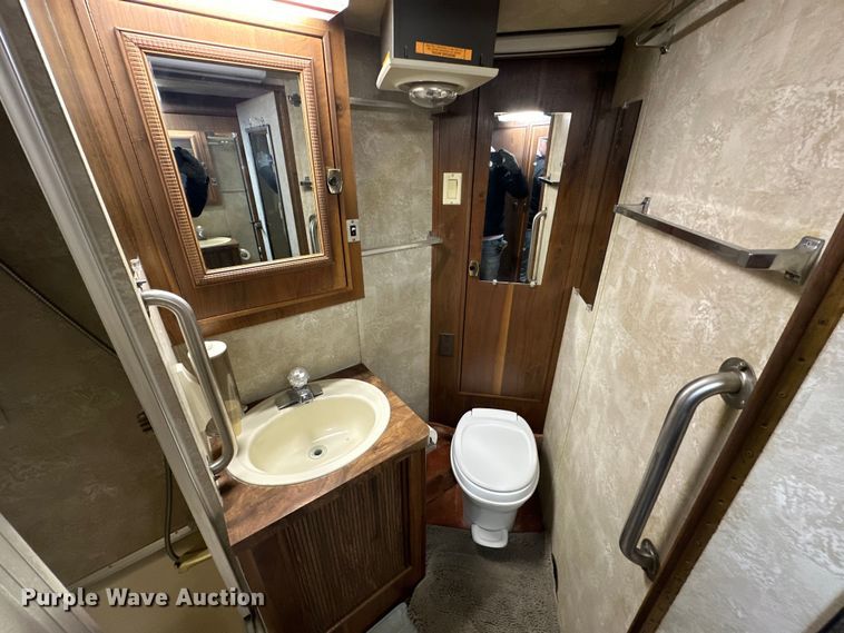 image for item NJ9393 1983 Foretravel V-715R RV