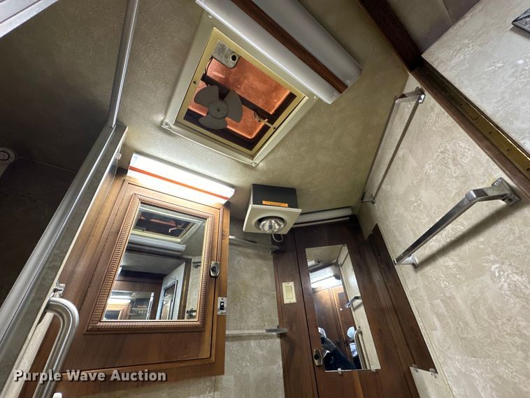 image for item NJ9393 1983 Foretravel V-715R RV