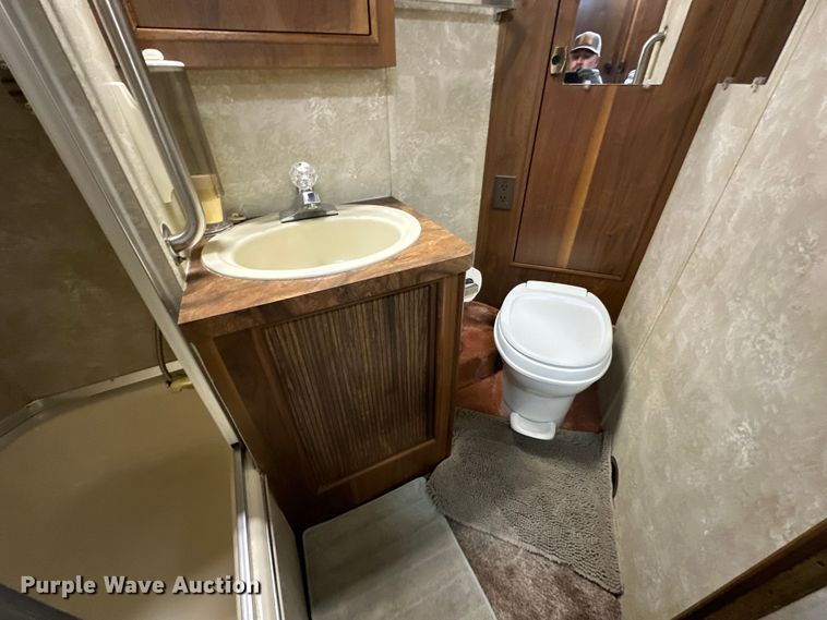 image for item NJ9393 1983 Foretravel V-715R RV