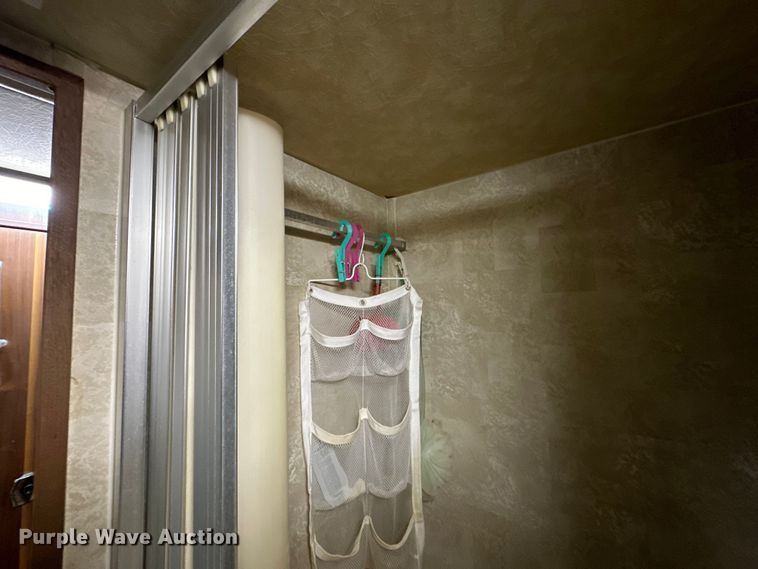 image for item NJ9393 1983 Foretravel V-715R RV